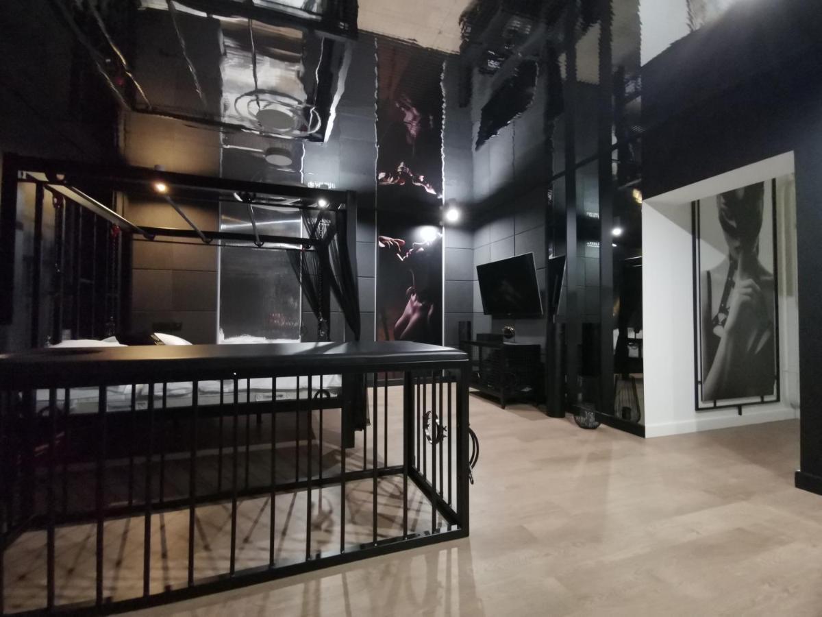 Bdsm Apartament Czestochowa Luxxx - Adults Only - Tylko Dla Doroslych Exteriér fotografie
